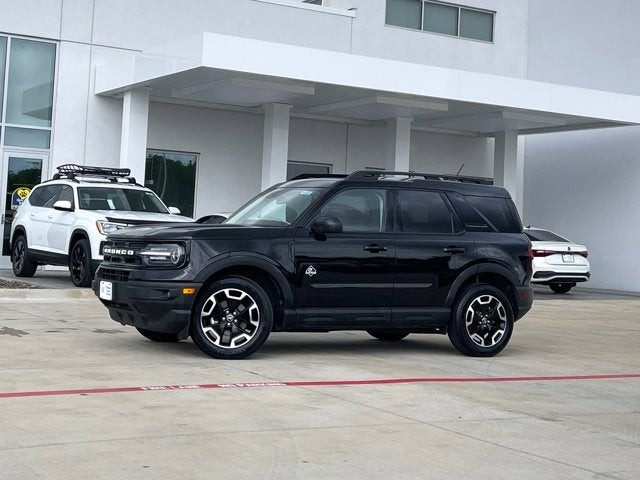 2024 Ford Bronco Sport Outer Banks in Shadow Black — front three-quarter view