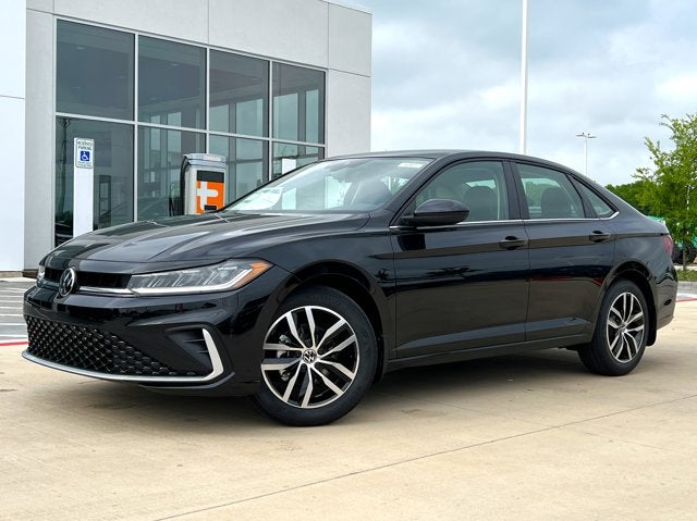 2025 Volkswagen Jetta 1.5T SE in Deep Black Pearl — front three-quarter view
